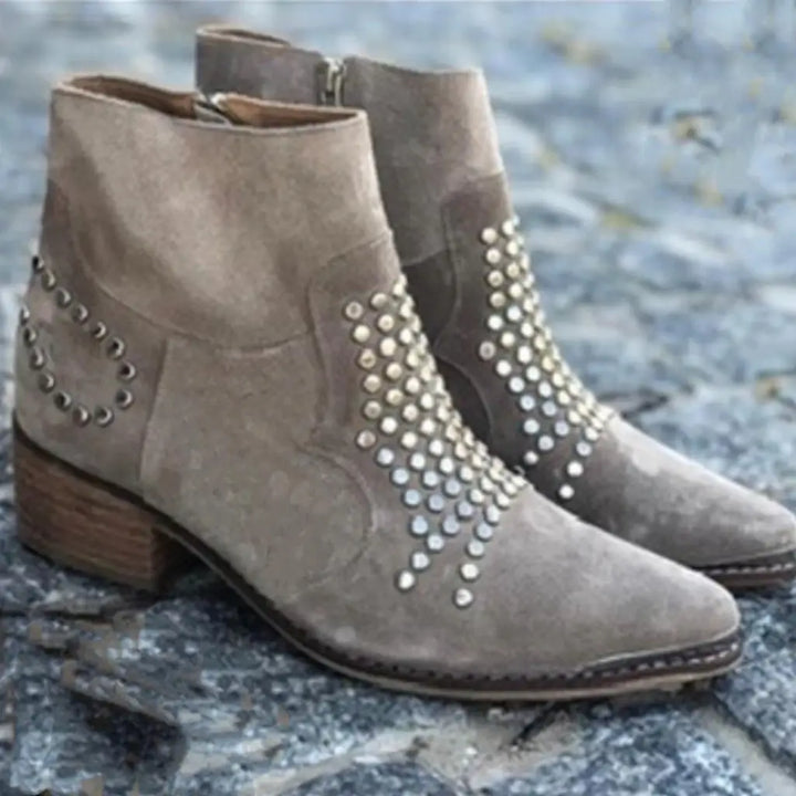 Damen Ankle Boots mit Spitzschuh und Nieten (3)