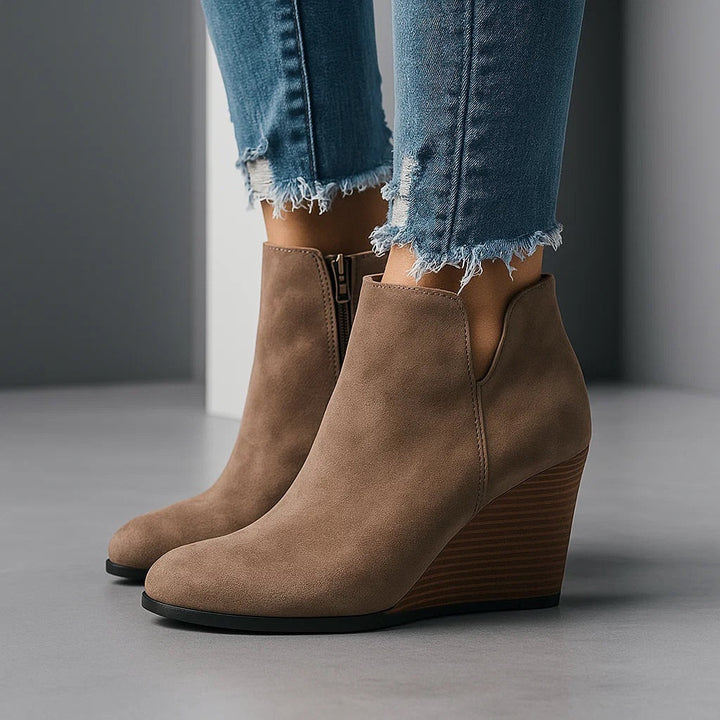 Damen Herbst-Stiefeletten aus Wildleder mit Keilabsatz (8)