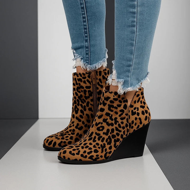 Damen Herbst-Stiefeletten aus Wildleder mit Keilabsatz (9)