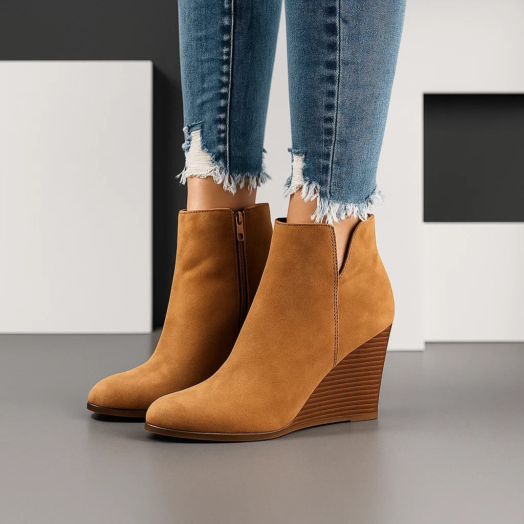 Damen Herbst-Stiefeletten aus Wildleder mit Keilabsatz in Khaki