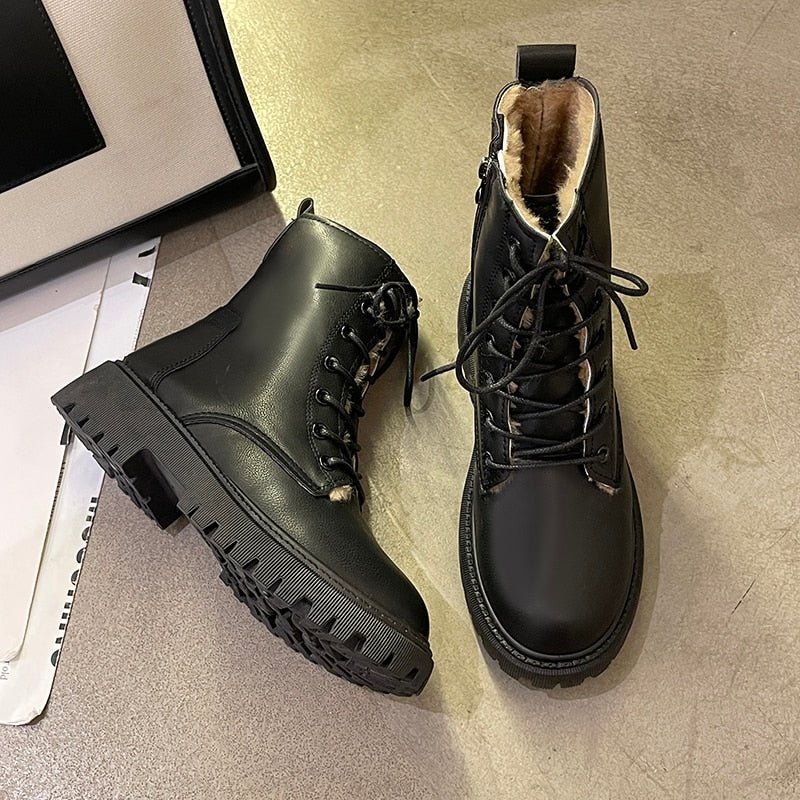 Damen Stiefeletten im Combat-Stil mit Reißverschluss in Schwarz