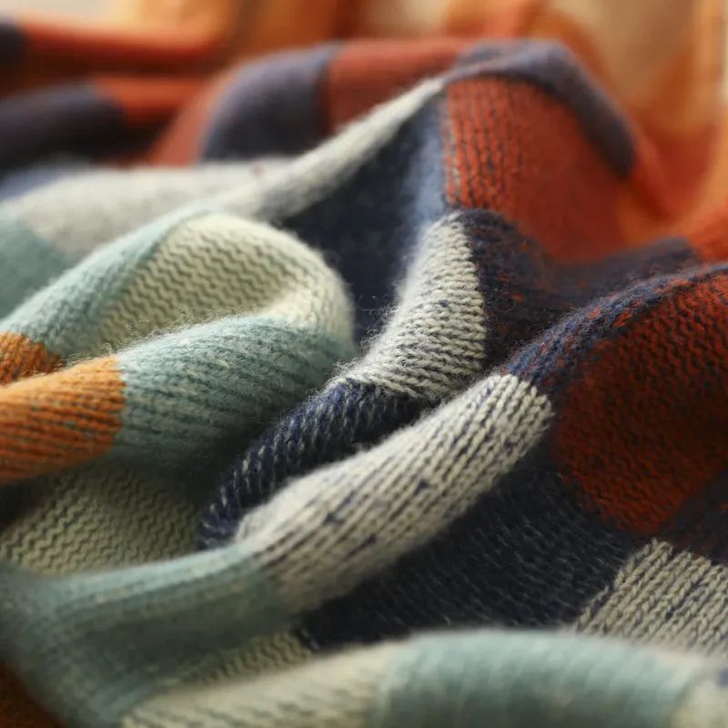 Damen Strickjacke aus Merino im Karomuster (4)