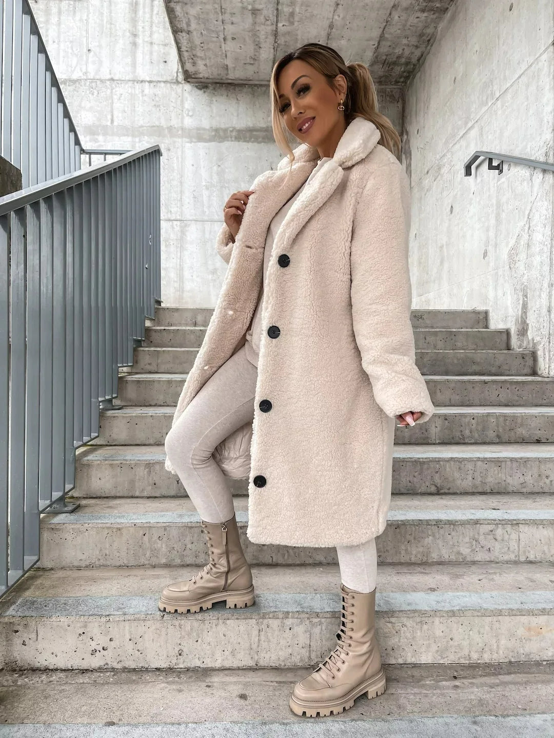 Damen Wintermantel aus Plüsch für Herbst in Creme