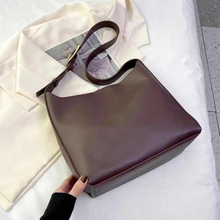 Elegante Handtasche mit Schnallenverschluss für den Alltag in Dunkelbraun