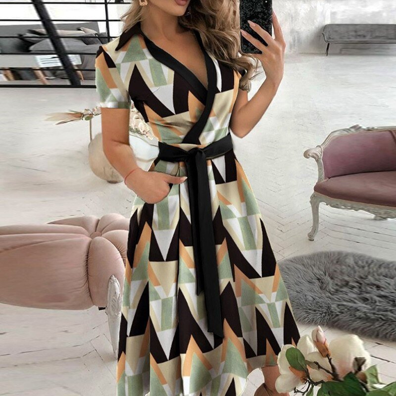 Elegantes Damen Kleid zum Wickeln mit A-Linie in Diamant