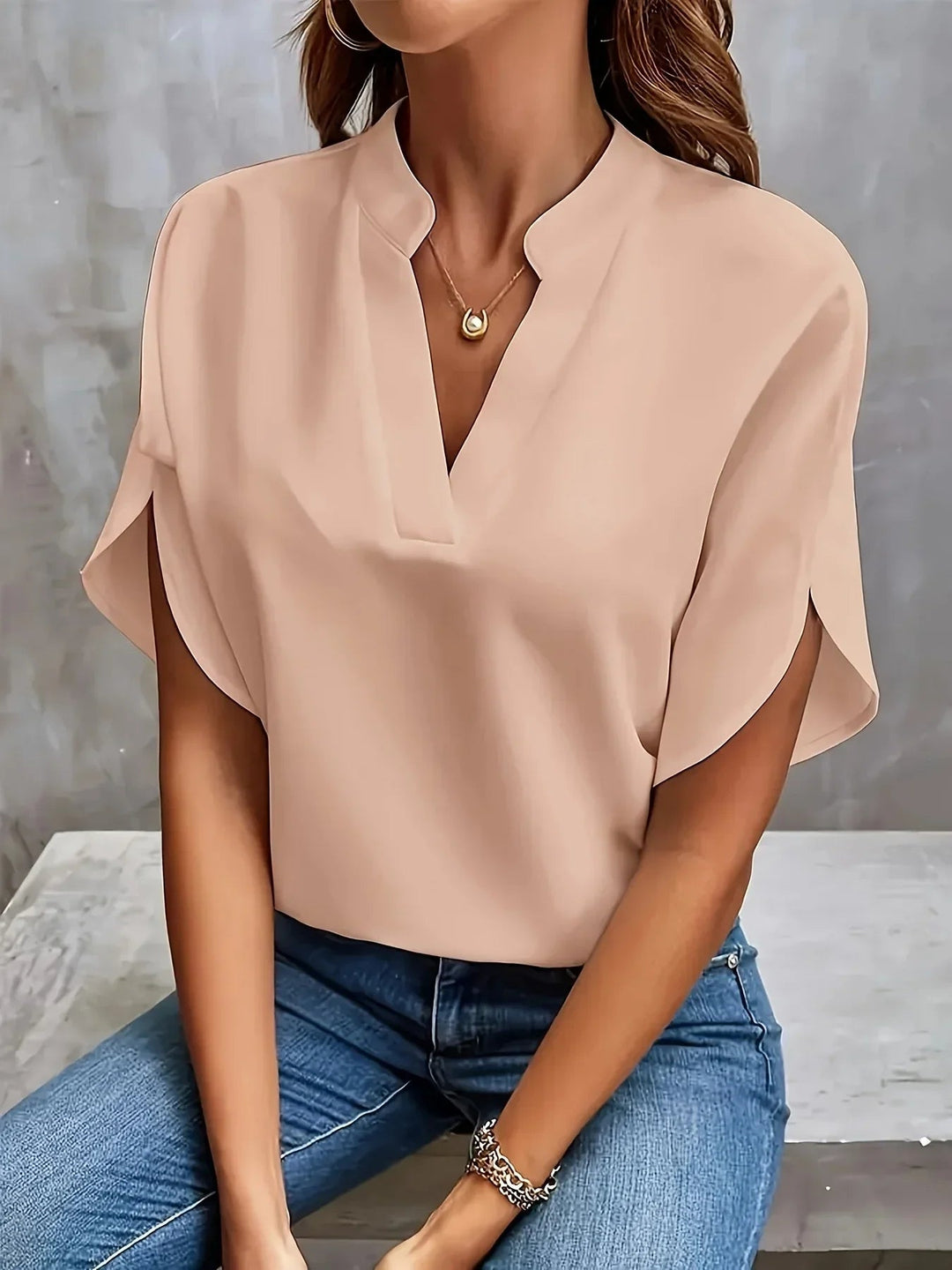 Fenna Elegante Bluse mit V-Ausschnitt und Schlitzärmeln Foto 6