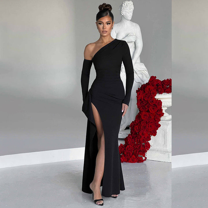 Gunvor Schwarzes One-Shoulder-Abendkleid mit hohem Beinschlitz Foto 1