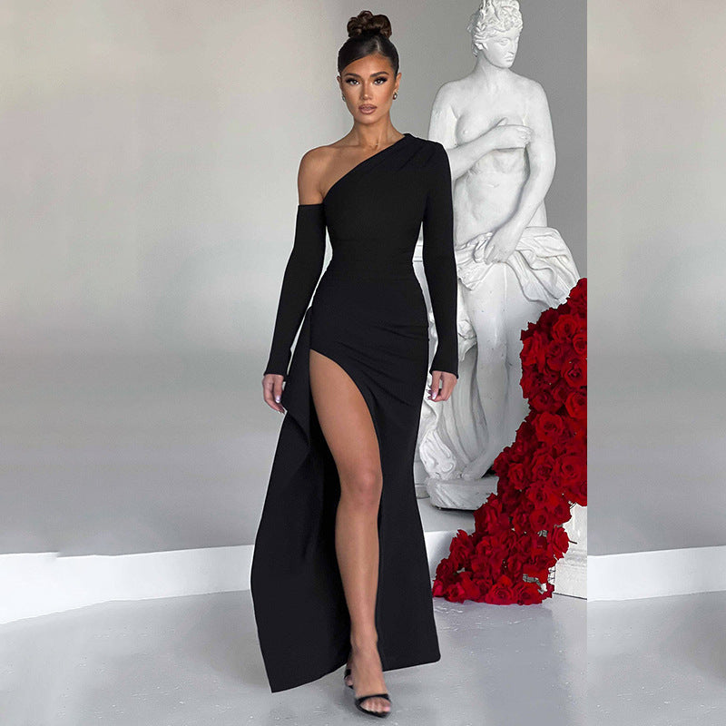 Gunvor Schwarzes One-Shoulder-Abendkleid mit hohem Beinschlitz Foto 2