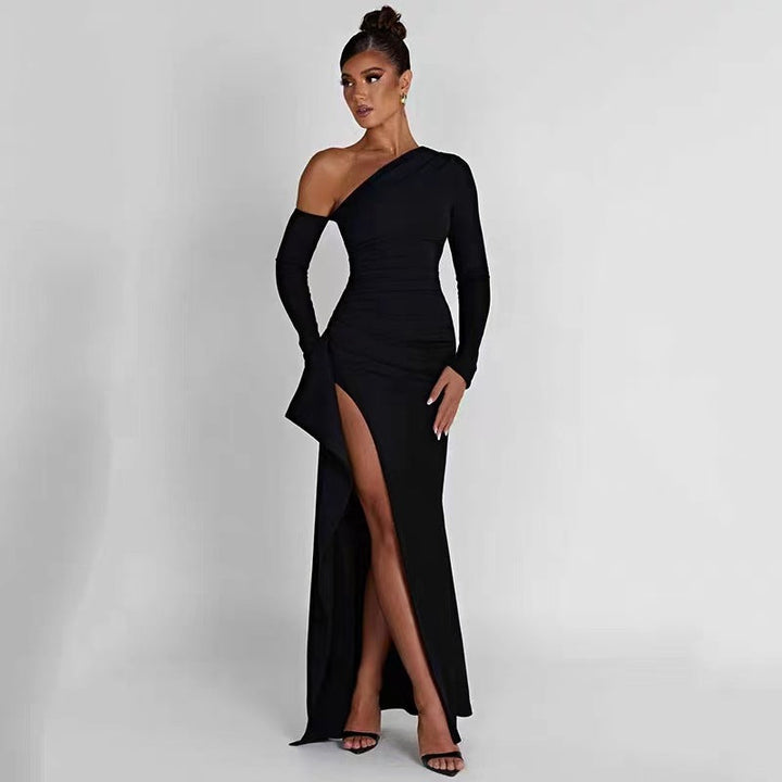 Gunvor Schwarzes One-Shoulder-Abendkleid mit hohem Beinschlitz Foto 4