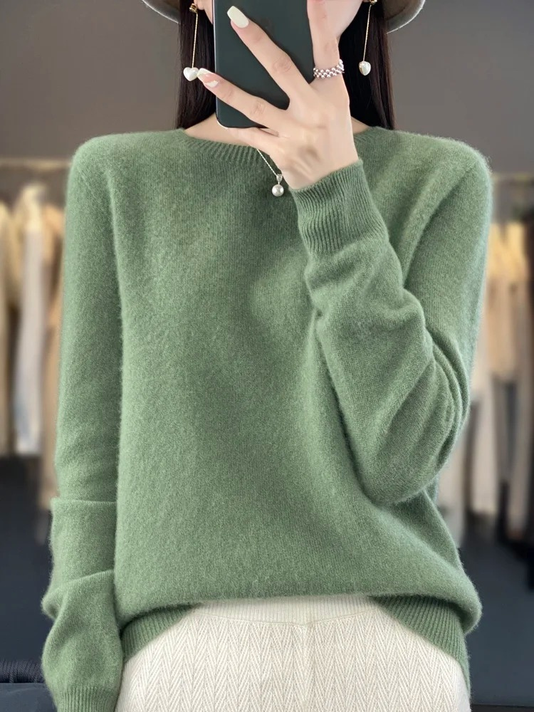 Klassische Damen Strickjacke mit Rundhals in Hellgrün