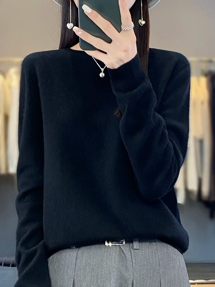 Klassische Damen Strickjacke mit Rundhals in Schwarz