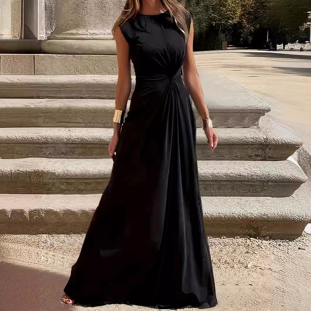 Liss Schlichtes Abendkleid mit hohem Ausschnitt und Raffung Foto 1