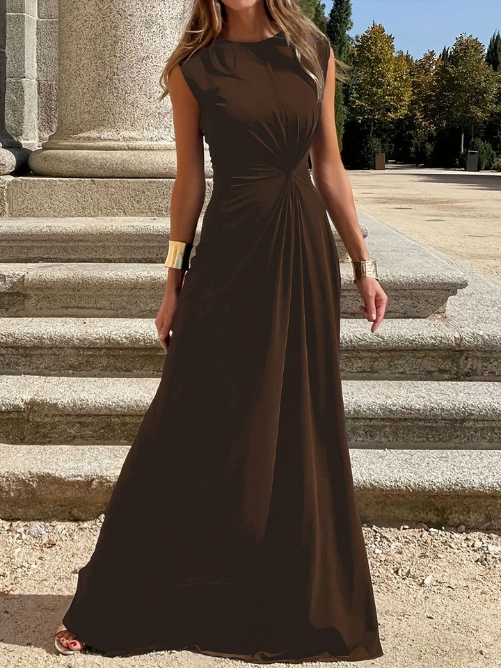 Liss Schlichtes Abendkleid mit hohem Ausschnitt und Raffung Foto 7
