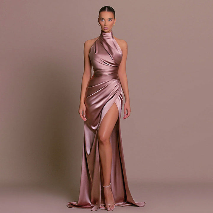 Marit Satin-Abendkleid mit Raffung und hohem Beinschlitz Foto 3