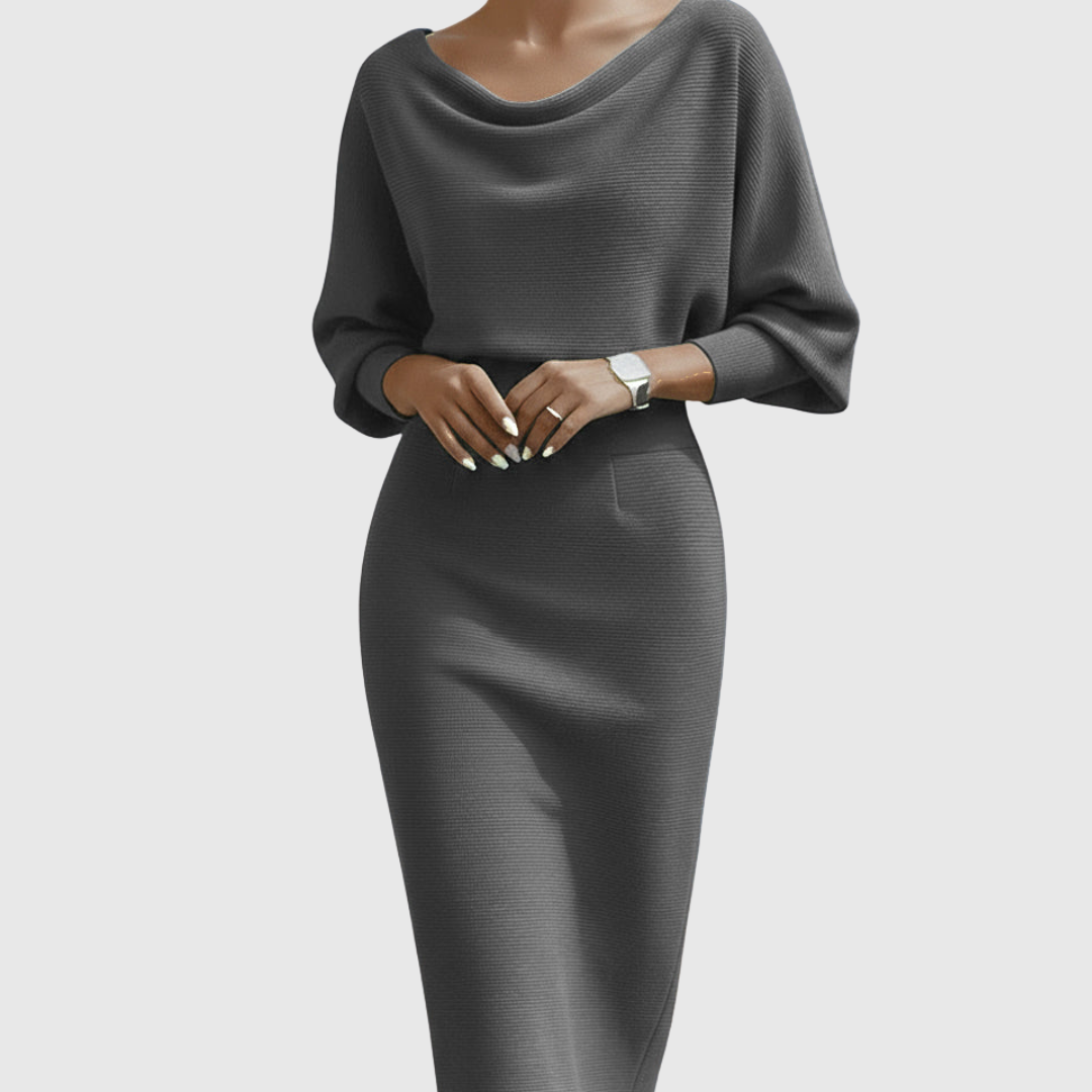 Sanne Drapiertes Strickkleid mit Fledermausärmeln in Schwarz Foto 2