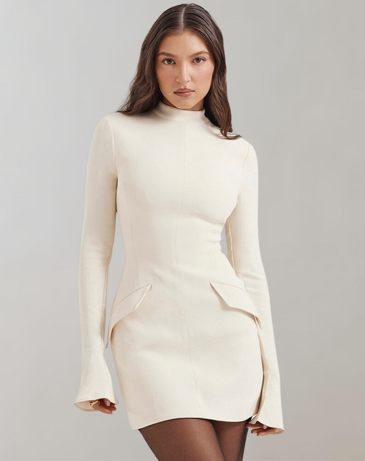 Schwarzes Figurbetontes Minikleid mit Handtaschen-Eleganz in Weiß