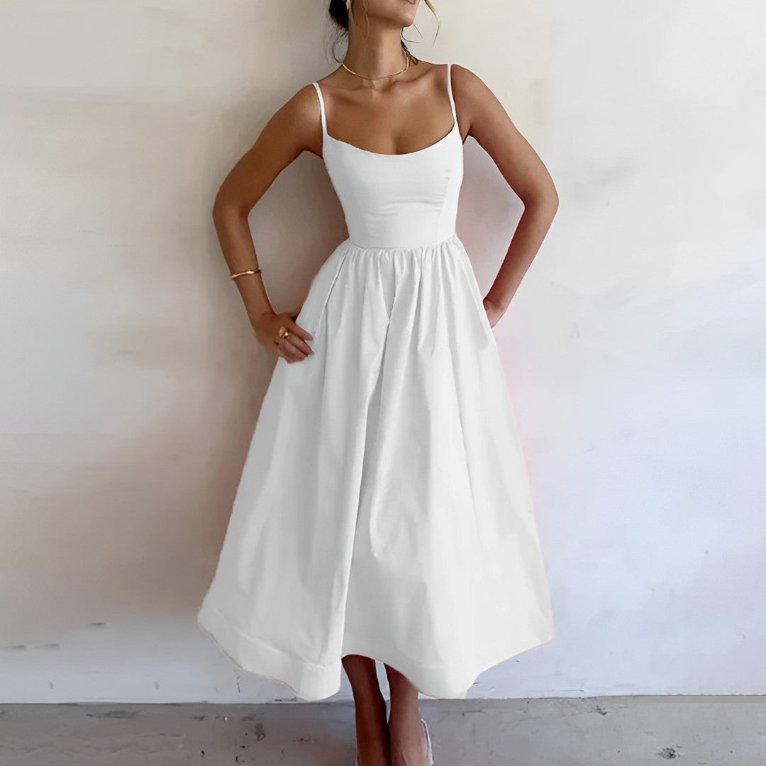 Tuula Weißes Trägerkleid mit ausgestelltem Sommerrock Foto 1