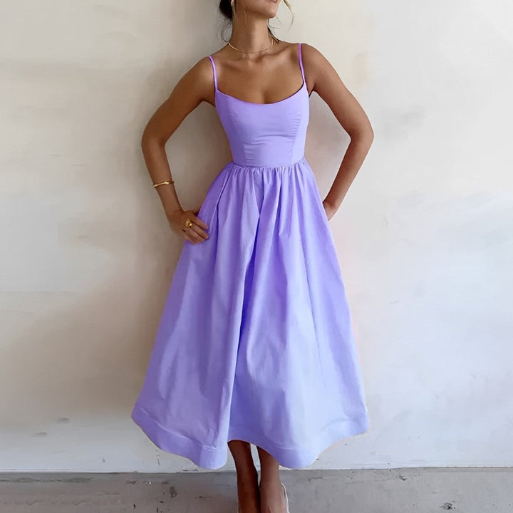 Tuula Weißes Trägerkleid mit ausgestelltem Sommerrock Foto 2
