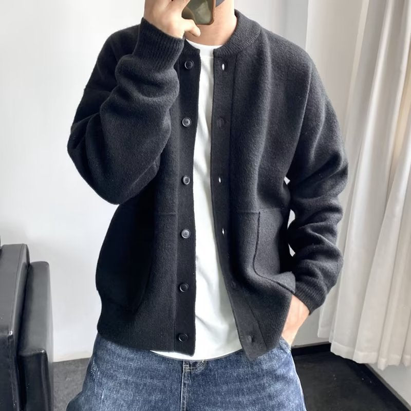 Weicher Herren Cardigan zum Eleganten Layering in Schwarz