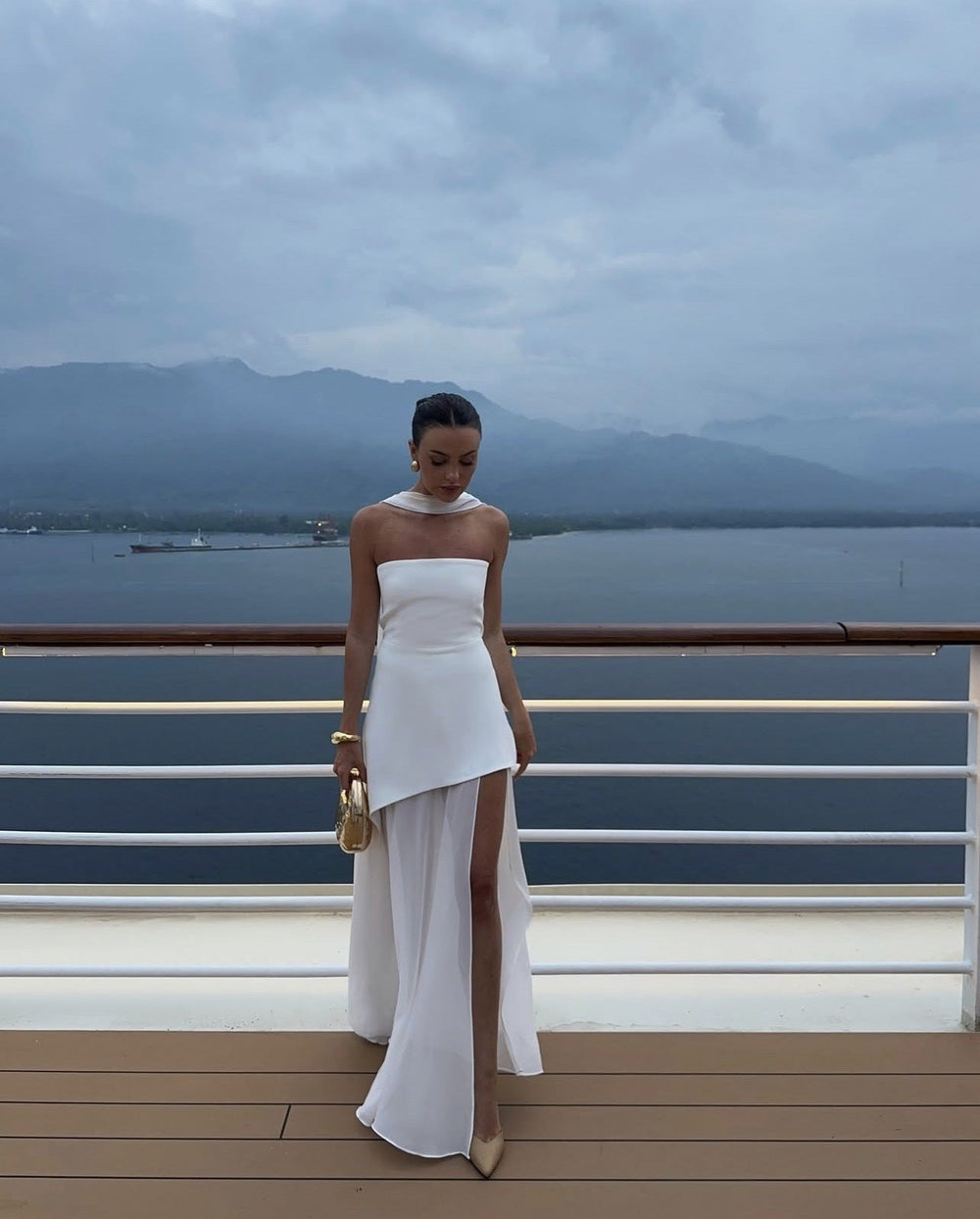 Wibke Cremeweißes Sommerkleid im fließenden Lagen-Look Foto 2